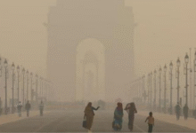 Photo of दिल्ली-NCR में प्रदूषण के बीच कोहरे का कहर, 148 उड़ानें रद्द…ट्रेनें भी हो रहीं लेट