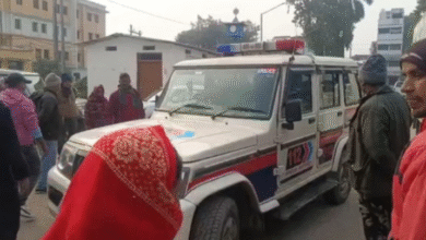 Photo of तालिबानी सजा का खौफनाक मंजर! बाइक चोरी के शक में नाबालिग को भीड़ ने बेरहमी से पीटा