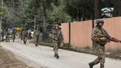 Photo of कश्मीर में तुफैल भट के घर पर SIA की रेड