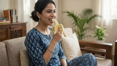 Photo of इंस्टेंट एनर्जी ही नहीं, हैप्पी मूड और हेल्दी स्किन के लिए भी जरूर खाएं केला