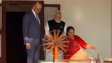 Photo of अहमदाबाद पहुंचे जर्मन चांसलर मर्ज, साबरमती आश्रम के पास पीएम मोदी संग उड़ाई पतंग